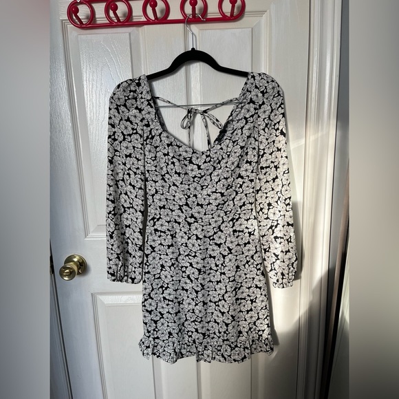 Dynamite dress - Picture 1 of 2